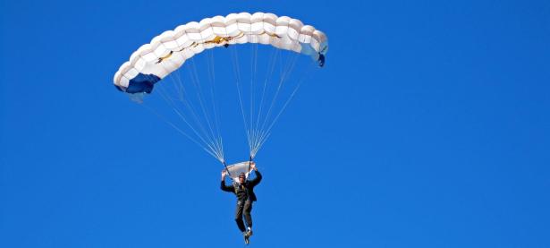 欧联杯战况：费内巴切防线稳固，热刺进攻受阻，字母哥成最佳