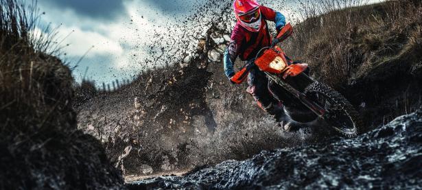 总决赛战况：AC米兰防线稳固，国际米兰进攻受阻，莱万成最佳