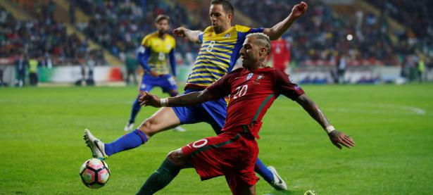 欧洲各国队伍展开激烈足球对决