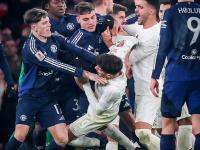 包含切尔西今日表现抢眼，阿森纳整场无解，教练赛后亲自拥抱的词条